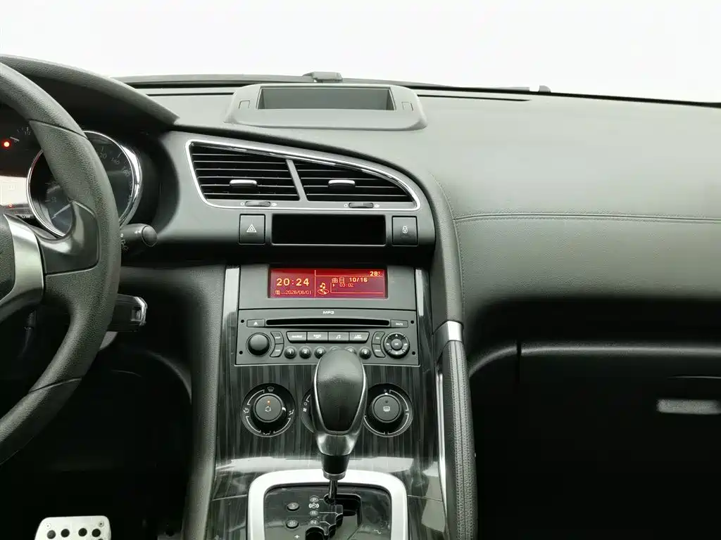 Peugeot 3008 2015 2.0L Automatic Classic Edition фото 12