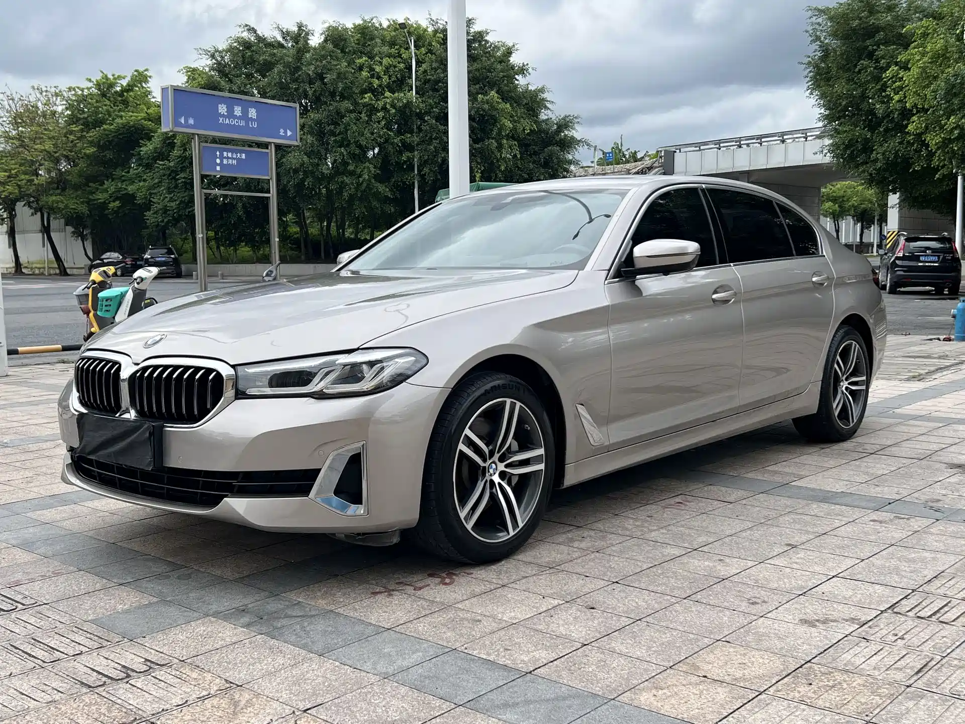 Photo 1 - BMW 5 Series