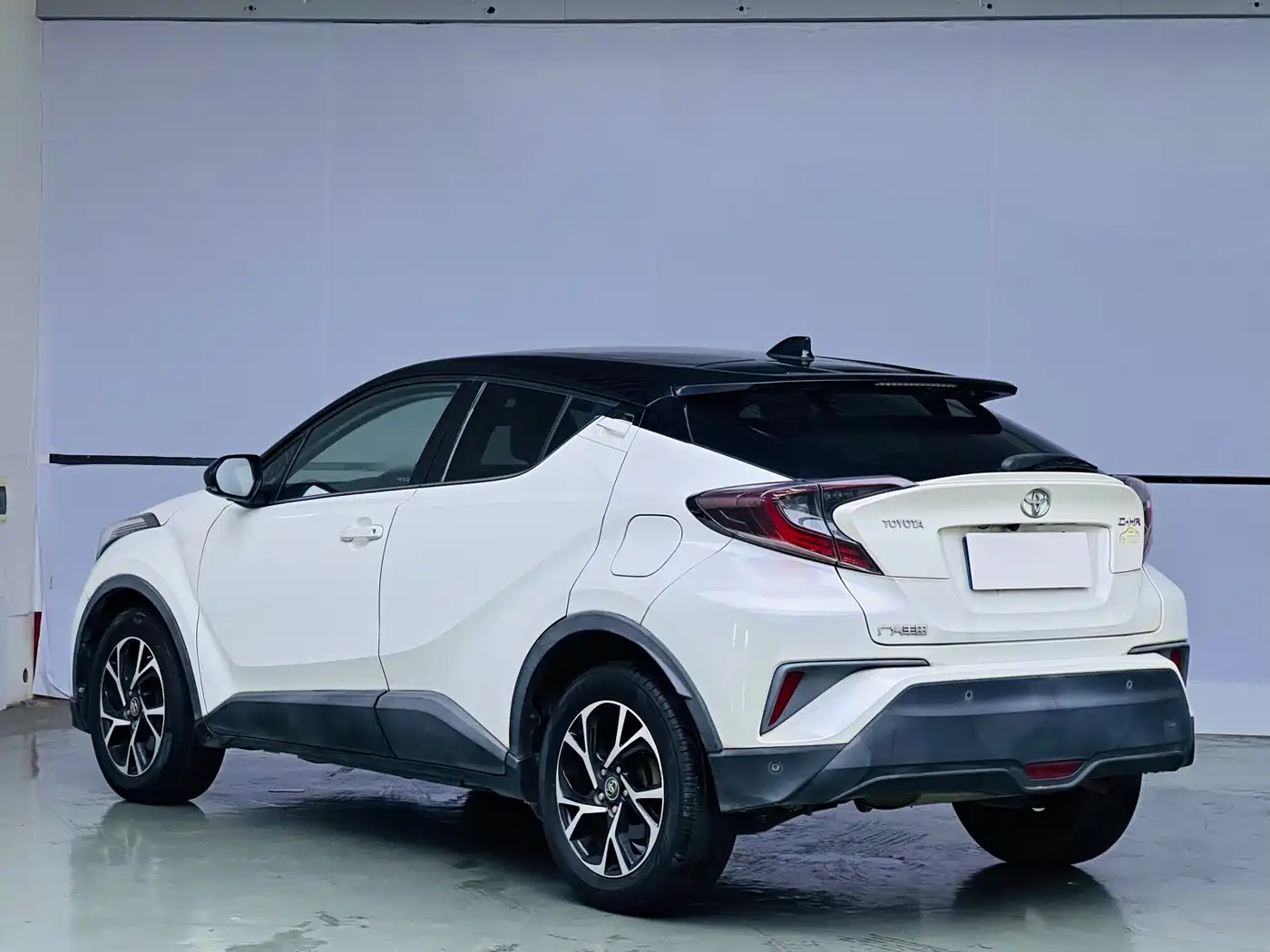 Toyota C-HR 2018 2.0L Luxury Edition China V фото 4