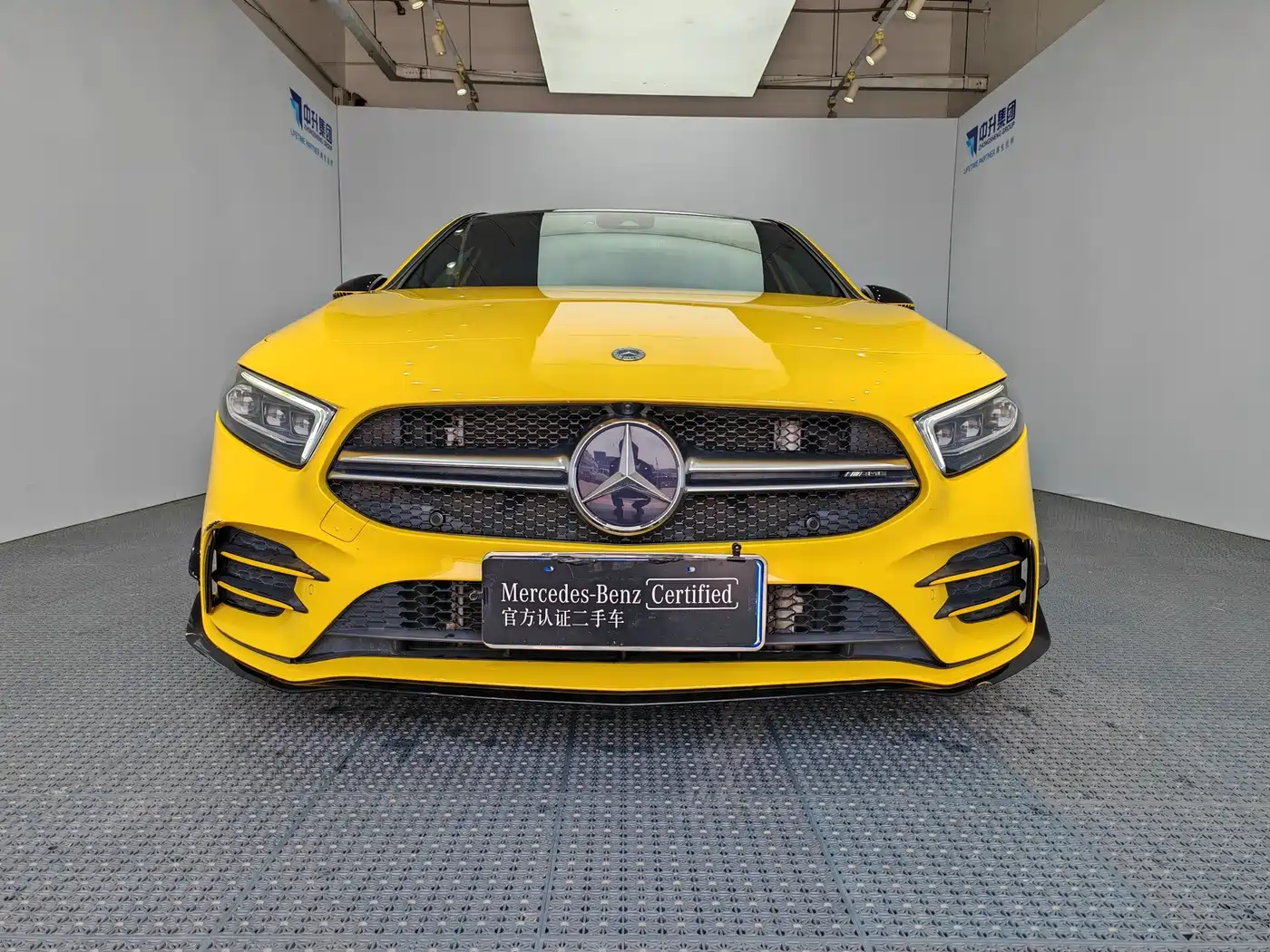 Mercedes-Benz A-Class AMG (Import) 2023 AMG A 35 4MATIC Sun Edition фото 2