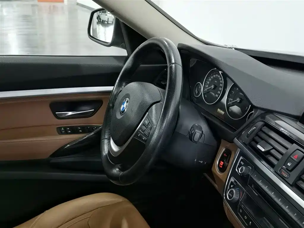 BMW 3 Series GT 2016 320i Design Package фото 22