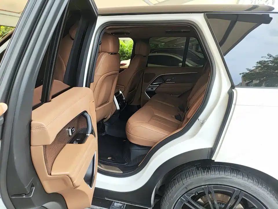 Land Rover Range Rover 2023 2023 3.0 L6 360PS Golden Age Edition