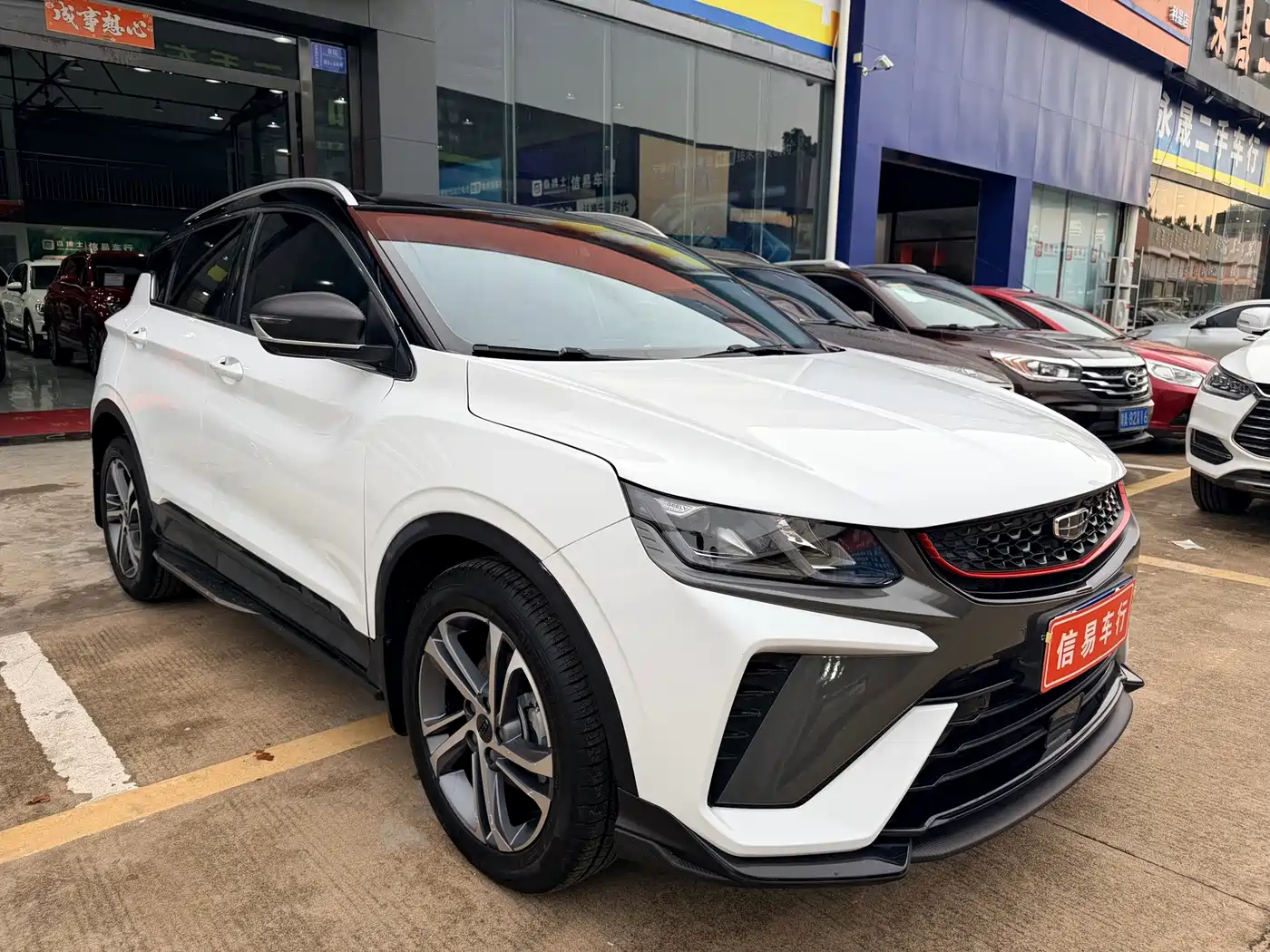 Фото 3 - Geely Binyue