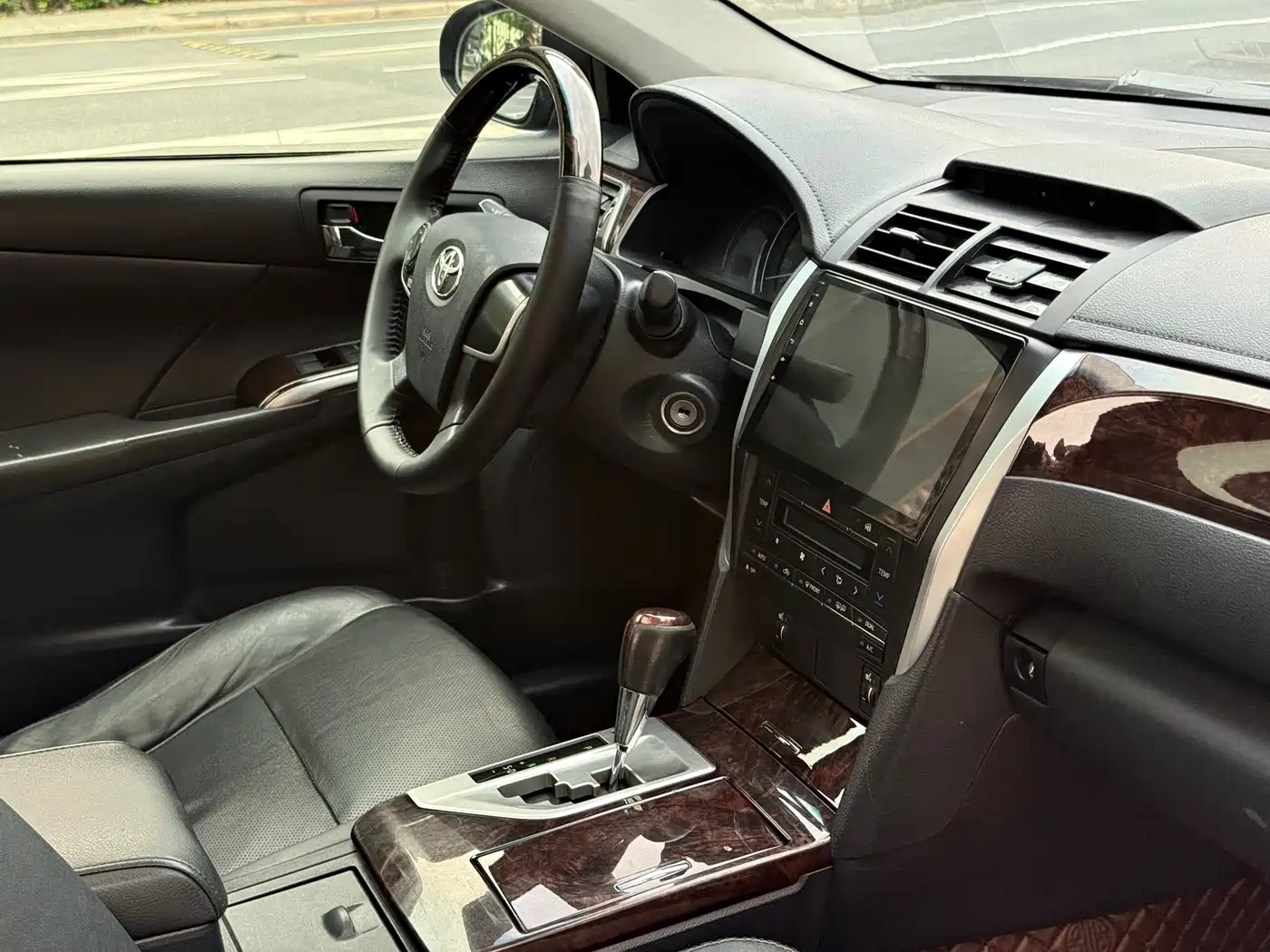 Toyota Camry 2015 2.0G Leading Edition фото 14