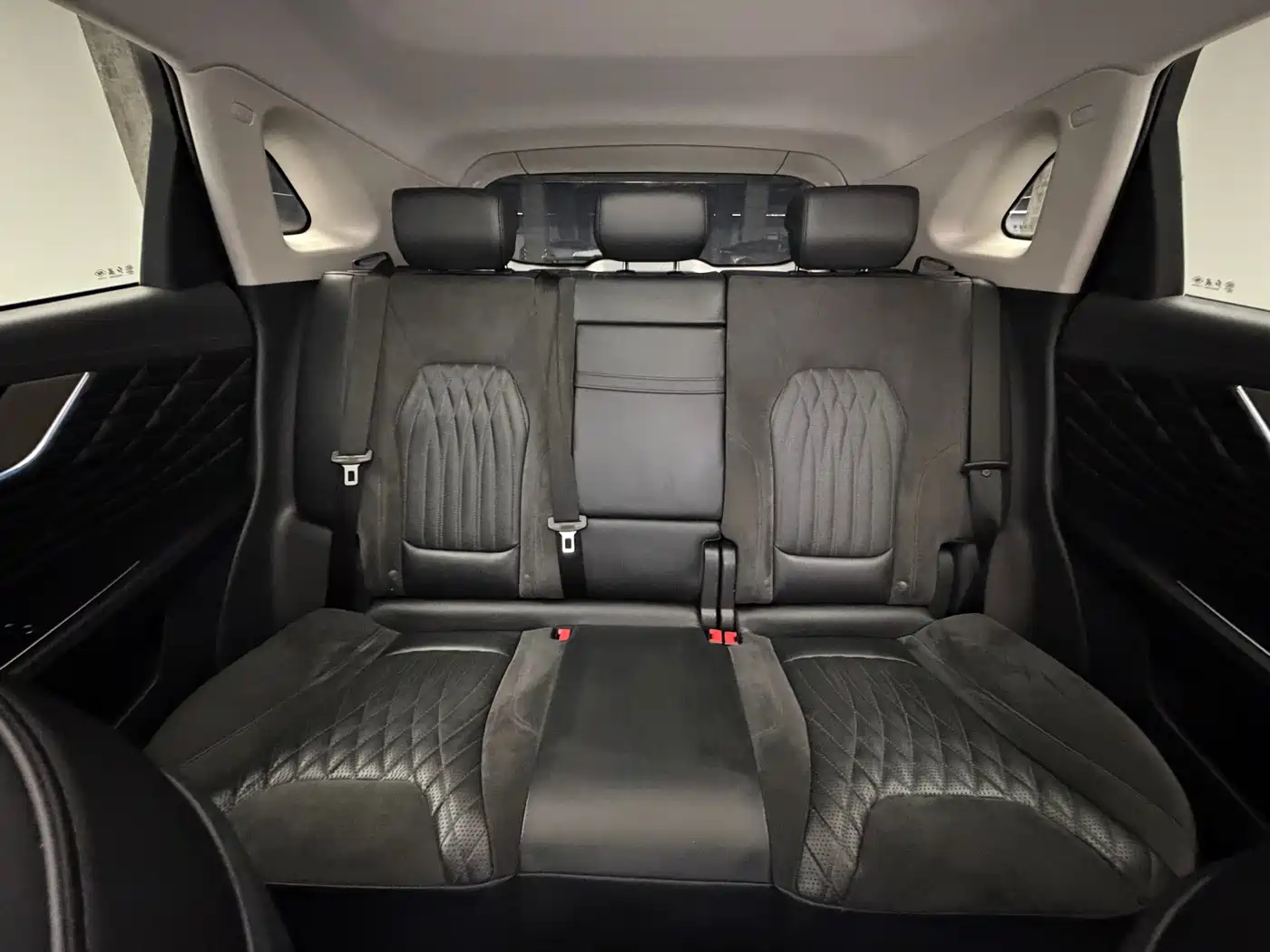 Hongqi HS5 2022 Facelift 2.0T Smart Flag Enjoyment AWD Edition фото 16