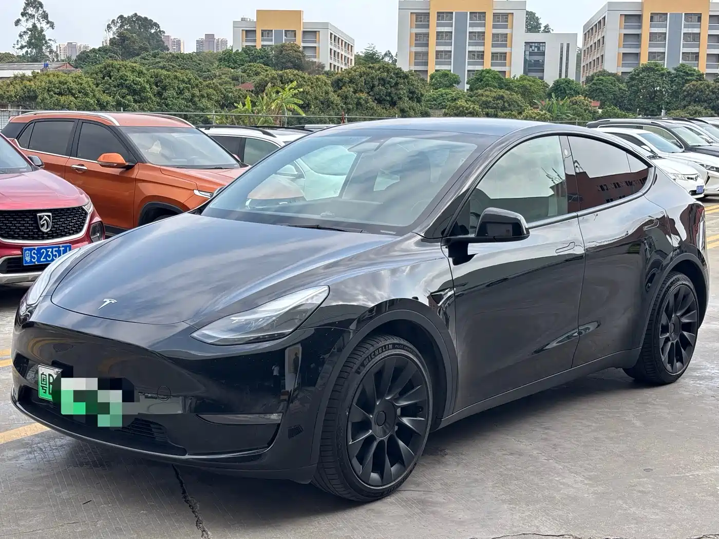 TESLA MODEL Y