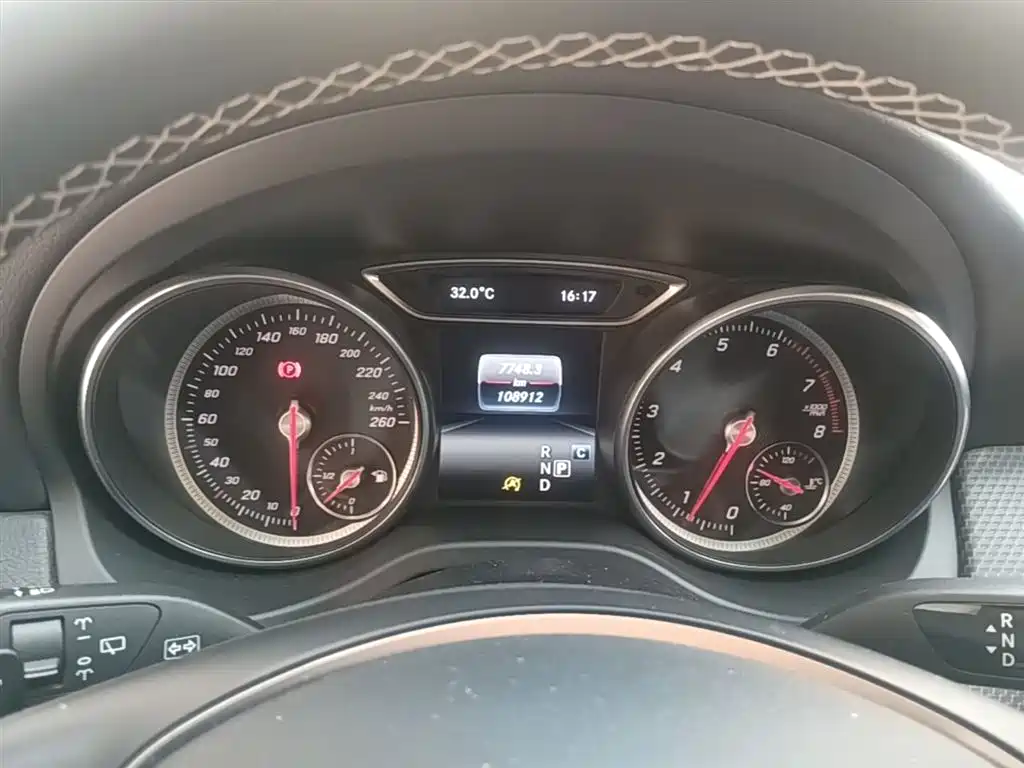 Mercedes-Benz GLA 2018 GLA 200 Dynamic фото 12