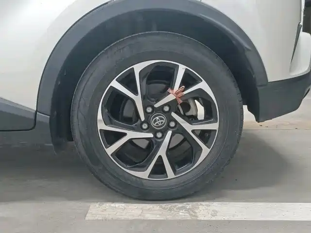 Toyota C-HR 2018 2.0L Leading Edition China VI фото 11
