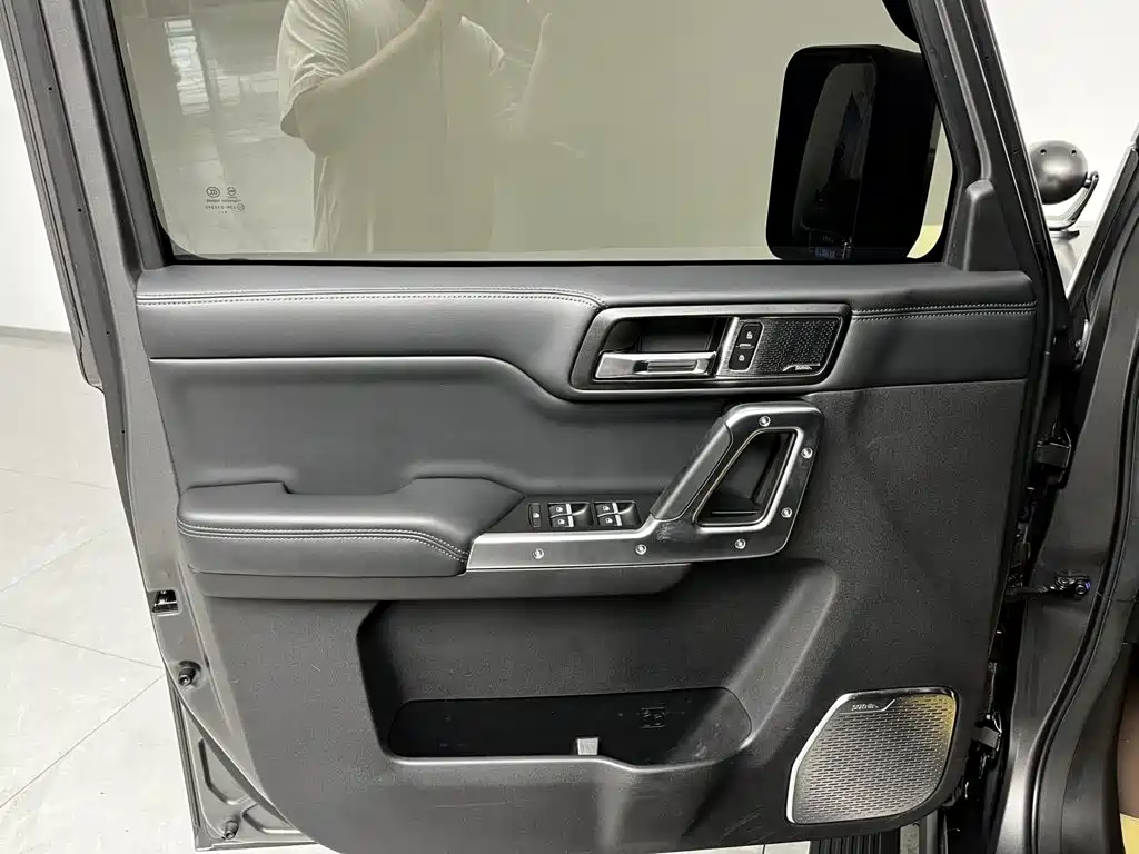 212 T01 2025 2024 2.0T Explorer