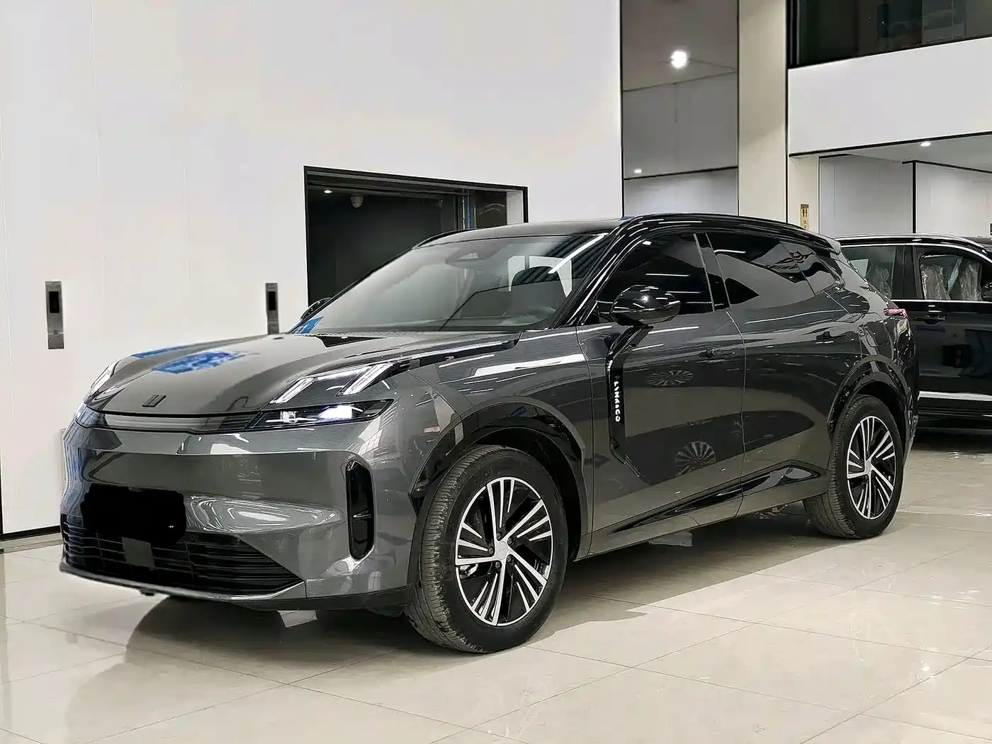 Lynk & Co 08 EM-P 2024 120km Long Range Plus