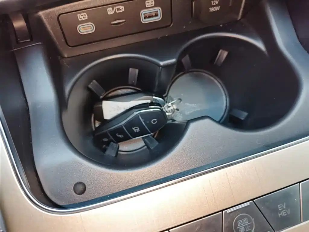 BYD Han 2026 DM-i Smart Driving Edition 245km Premium фото 9