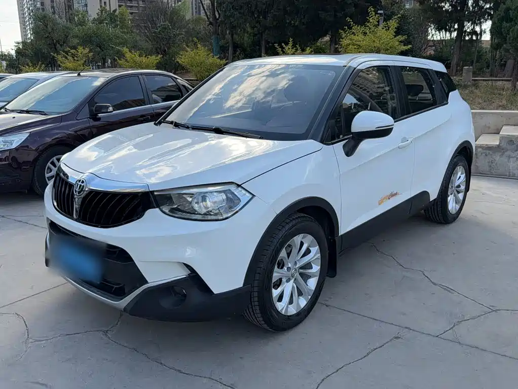 Фото 1 - Zhonghua V3