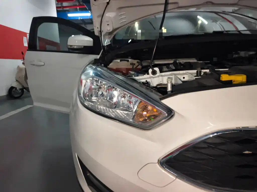 Фото 7 - Ford Focus