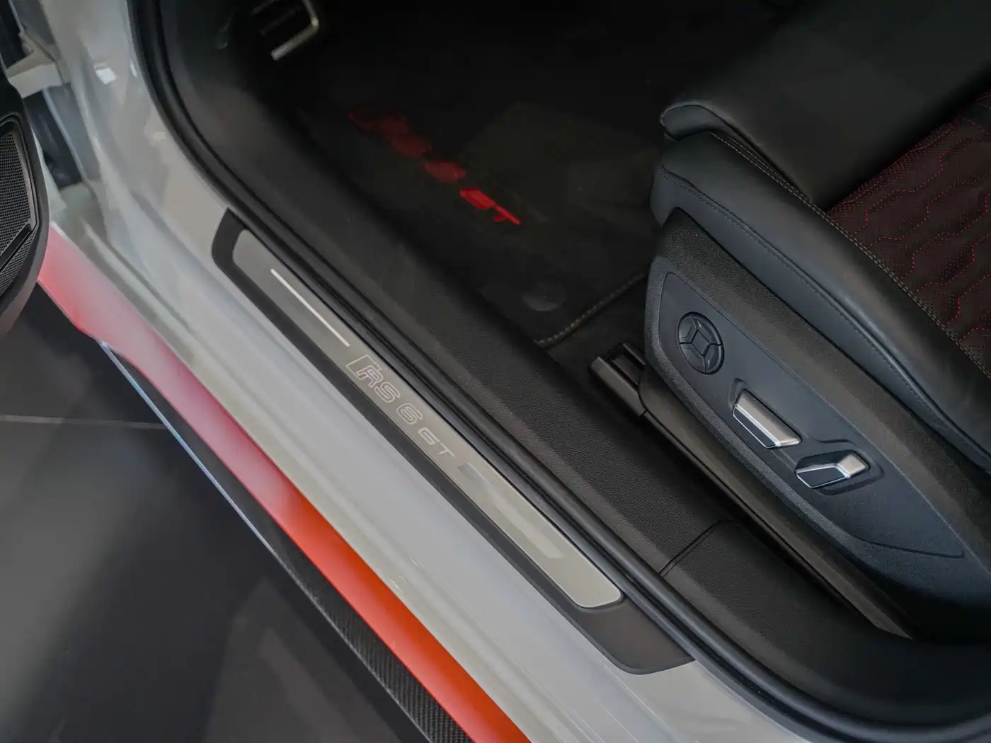 Audi RS 6 2025 2025 RS 6 Avant GT