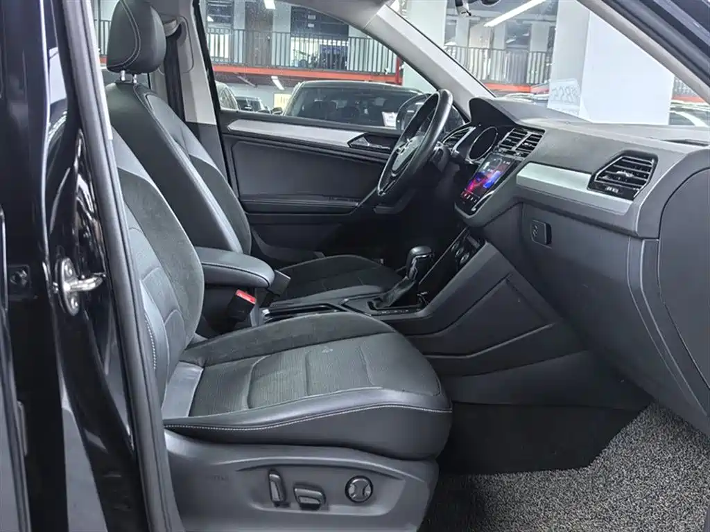 Volkswagen Tiguan L 2020 330TSI Auto 2WD Panorama Comfort China VI фото 10