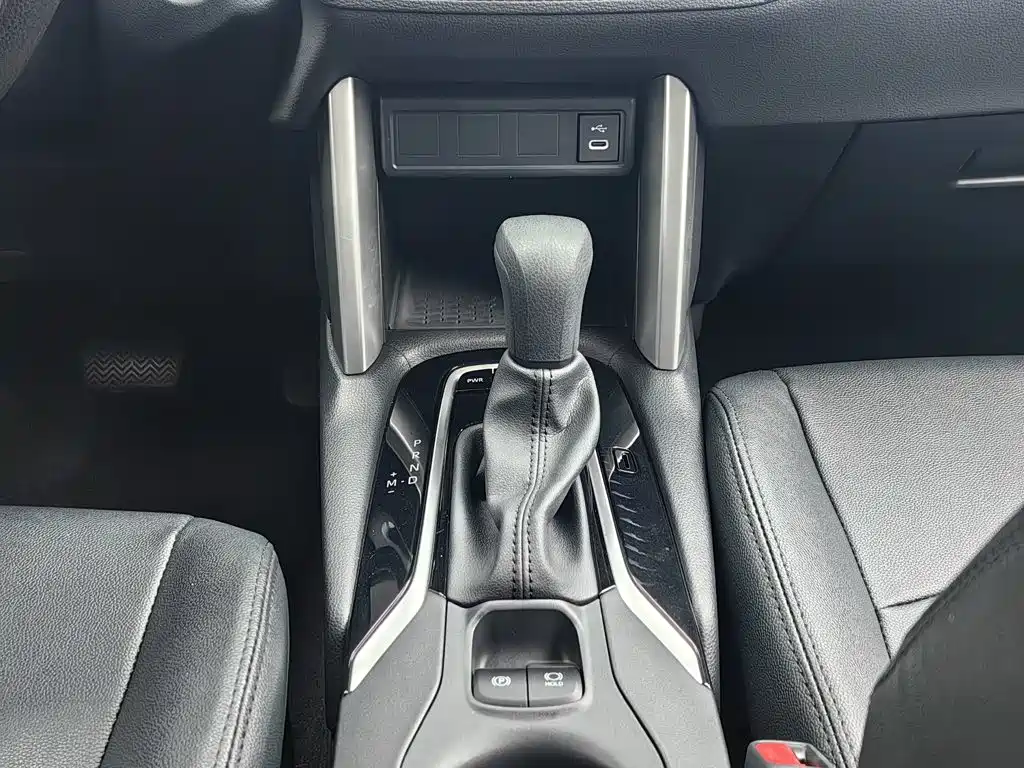Toyota Corolla Cross 2025 2024 Model 2.0L Pioneer Edition