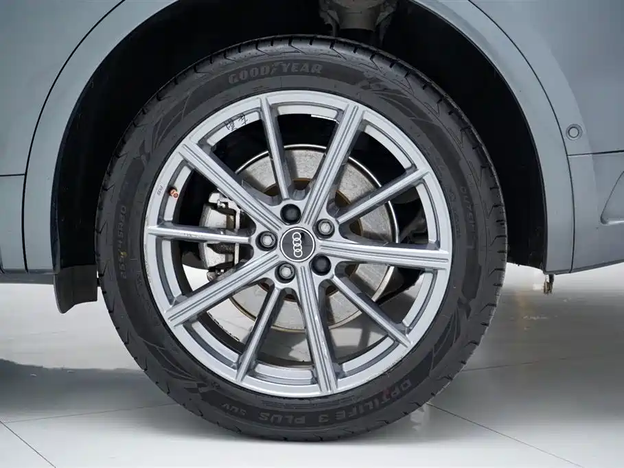 Audi Q5L 2022 40T Luxury Dynamic фото 32
