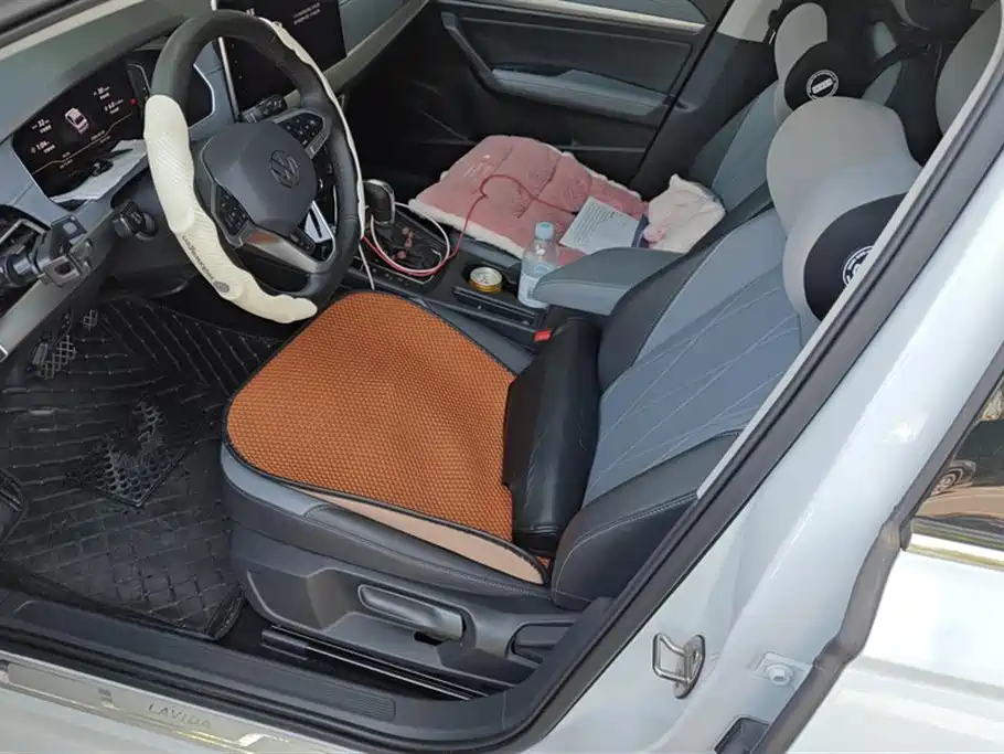 Volkswagen Lavida 2023 1.5L Automatic Starlight 5 Million Edition фото 9