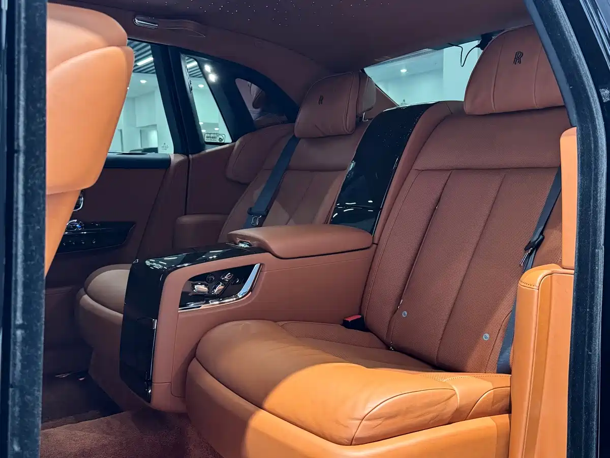 Фото 13 - Rolls-Royce Phantom