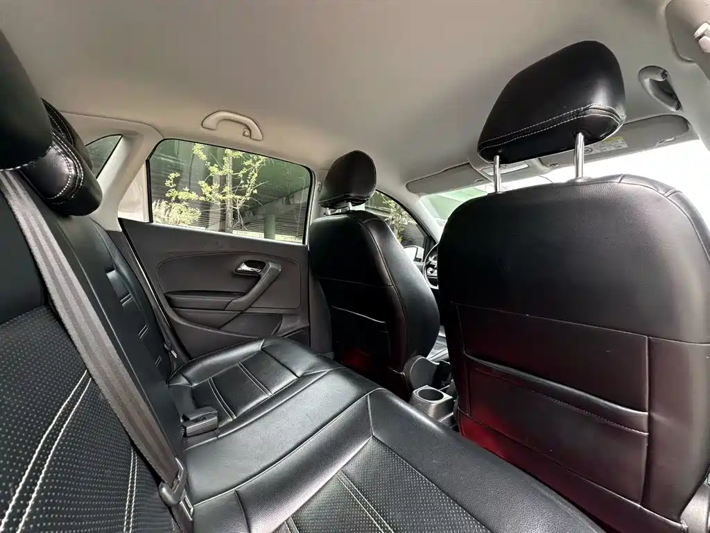 Volkswagen Polo 2018 1.5L Auto Safe Drive фото 7