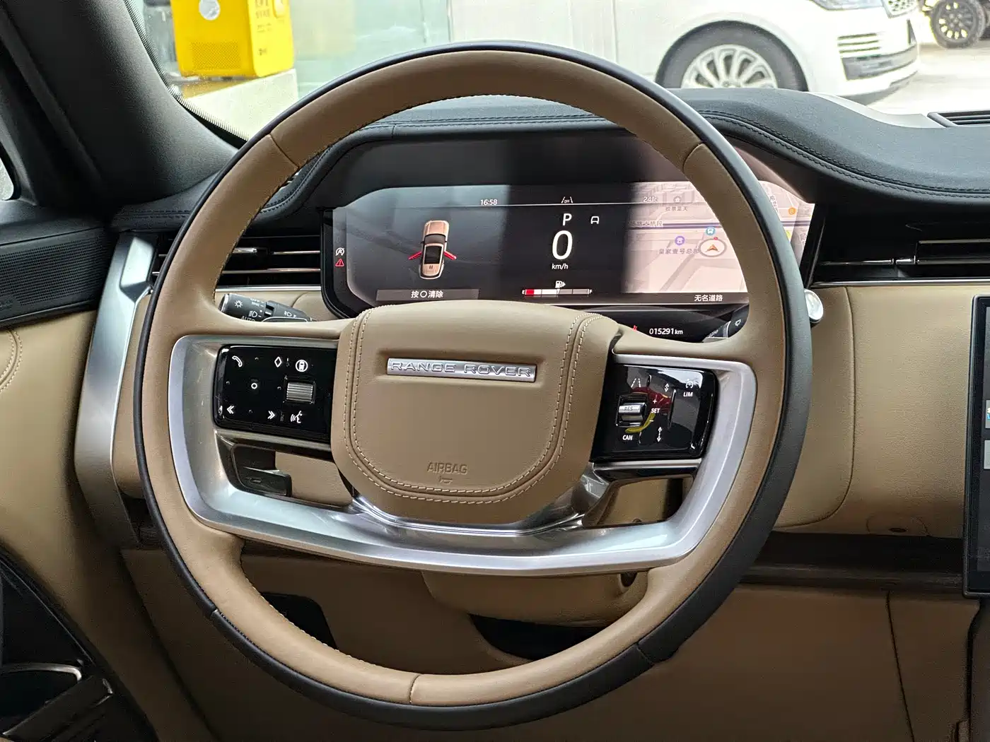 Land Rover Range Rover 2024 3.0 L6 400PS Genesis Extended фото 6