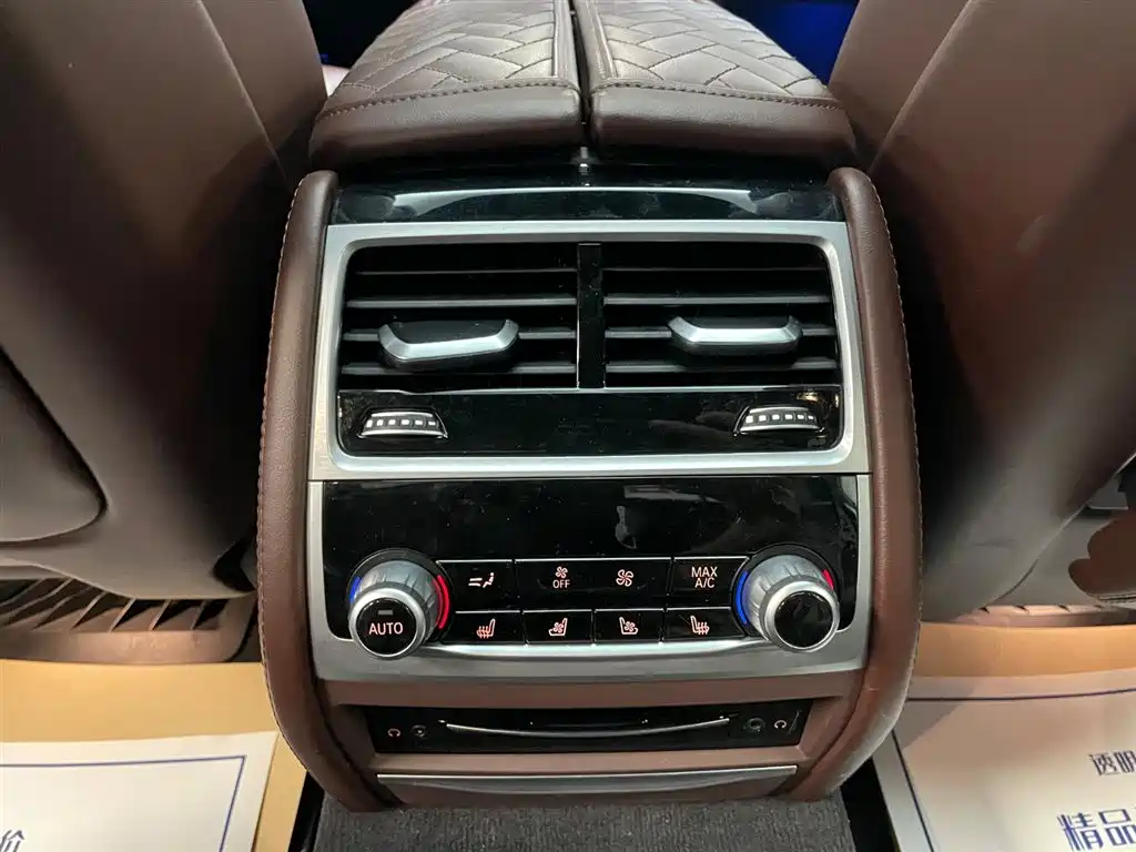 BMW 7 Series 2019 Facelift 740Li xDrive Executive M Sport Package фото 17