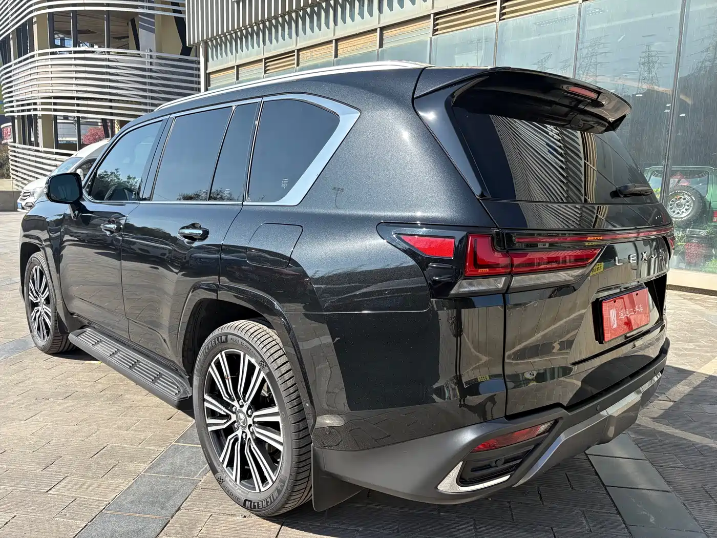 Lexus LX 2025 700h Boundary Edition фото 5