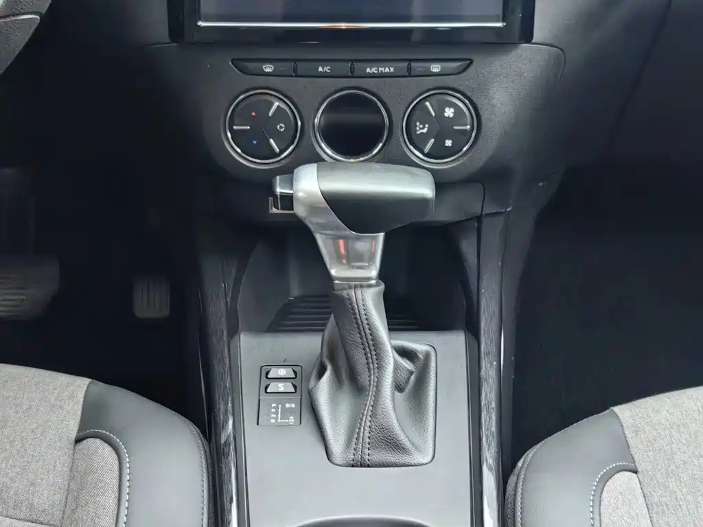 Фото 13 - Citroën C3-XR