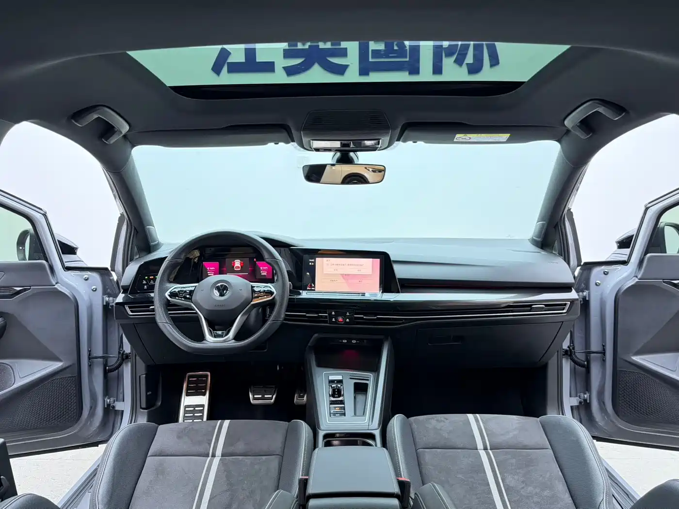 Volkswagen Golf 2023 280TSI DSG R-Line Lite фото 17