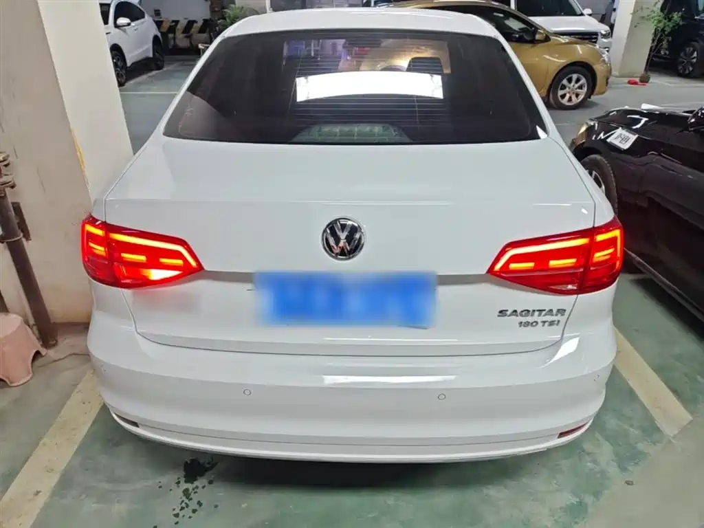 Volkswagen Sagitar 2018 180TSI DSG Premium Edition фото 6