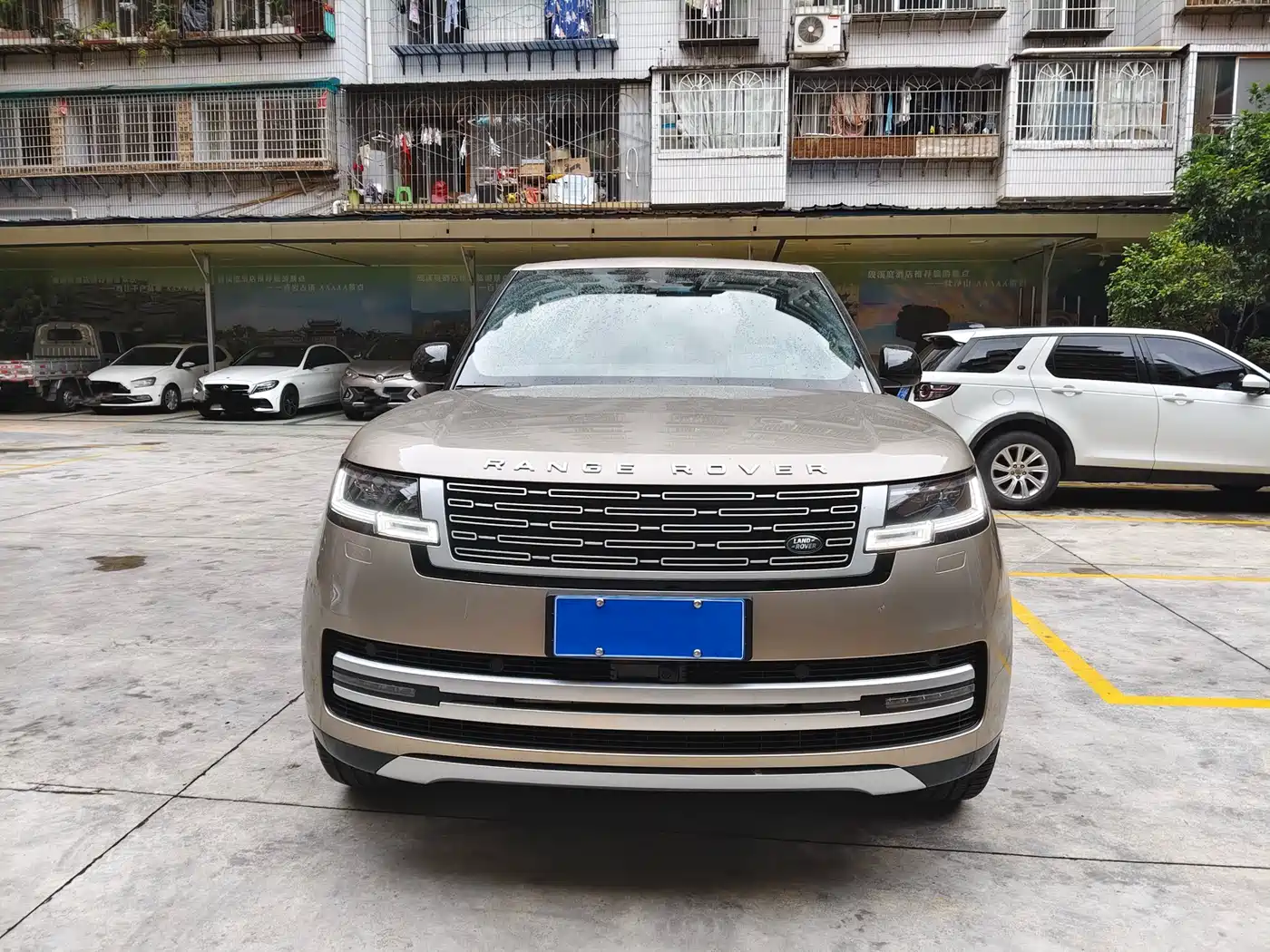 Land Rover Range Rover 2025 3.0 L6 400PS Genesis Extended Wheelbase
