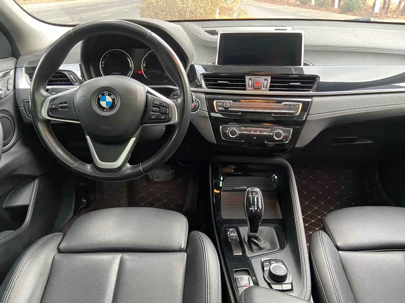 BMW X2 (Import) 2019 sDrive20i M Off-Road Package China VI фото 8