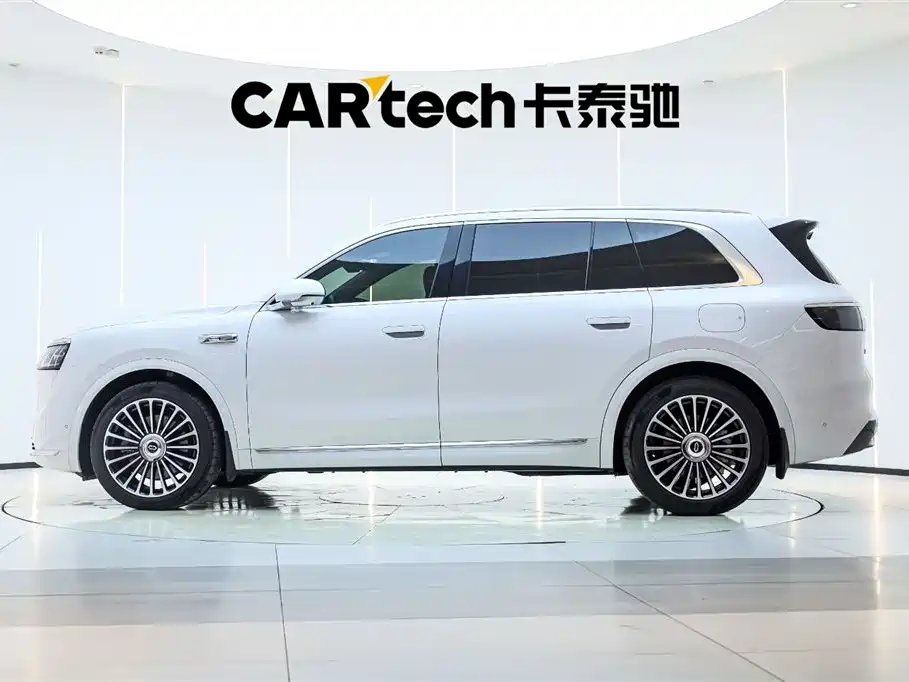 AITO Wenjie AITO M8 2025 Extended Range Ultra 53.4kWh 6-Seater фото 7