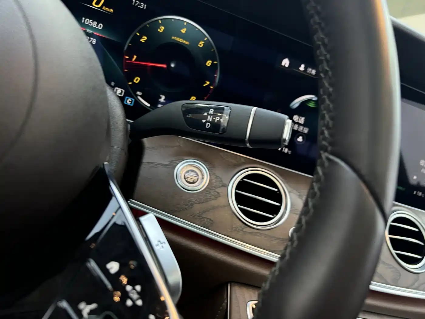 Mercedes-Benz E-Class 2022 Second Facelift E 300 L Luxury фото 15