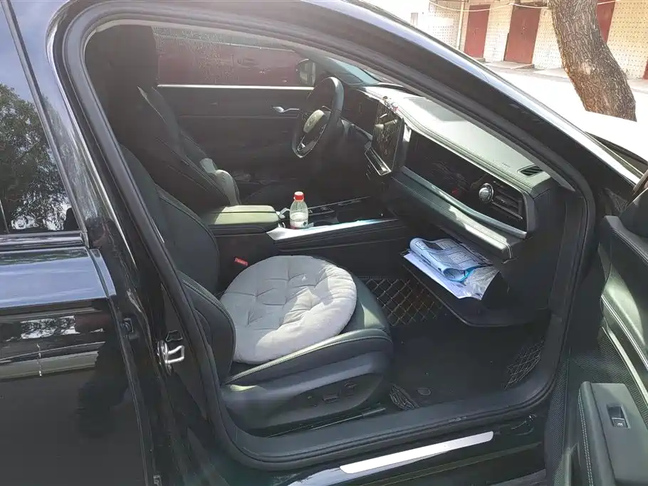 Volkswagen Passat 2025 Pro 380TSI Dragon Glory Edition фото 8