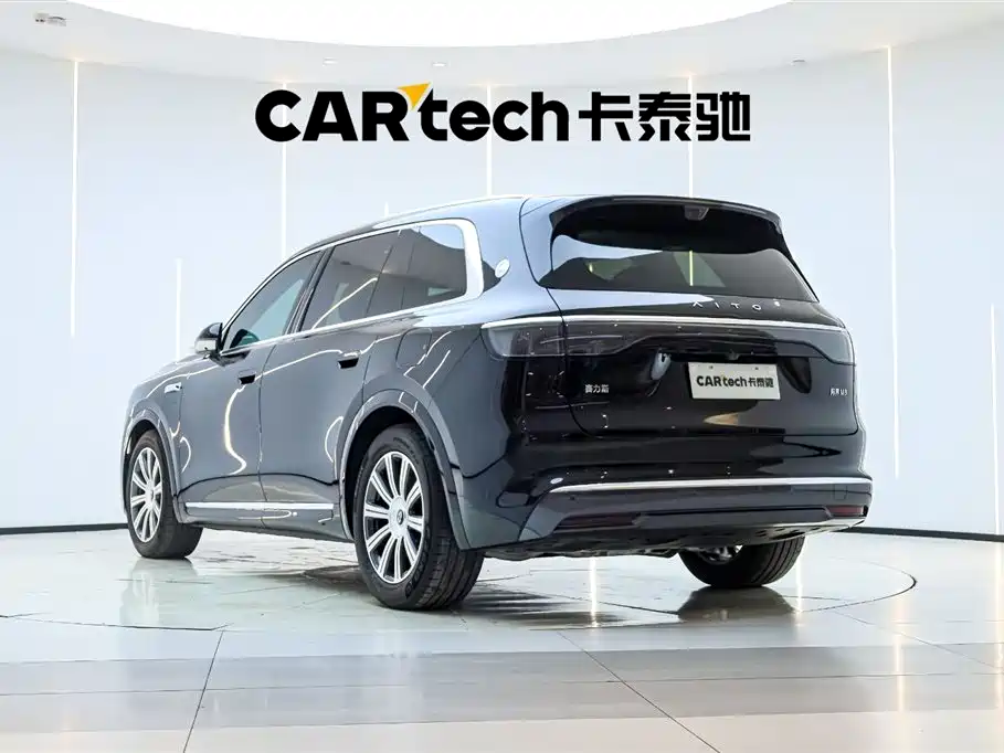 AITO Wenjie AITO M8 2025 Extended Range Max 37kWh 5-Seater фото 8