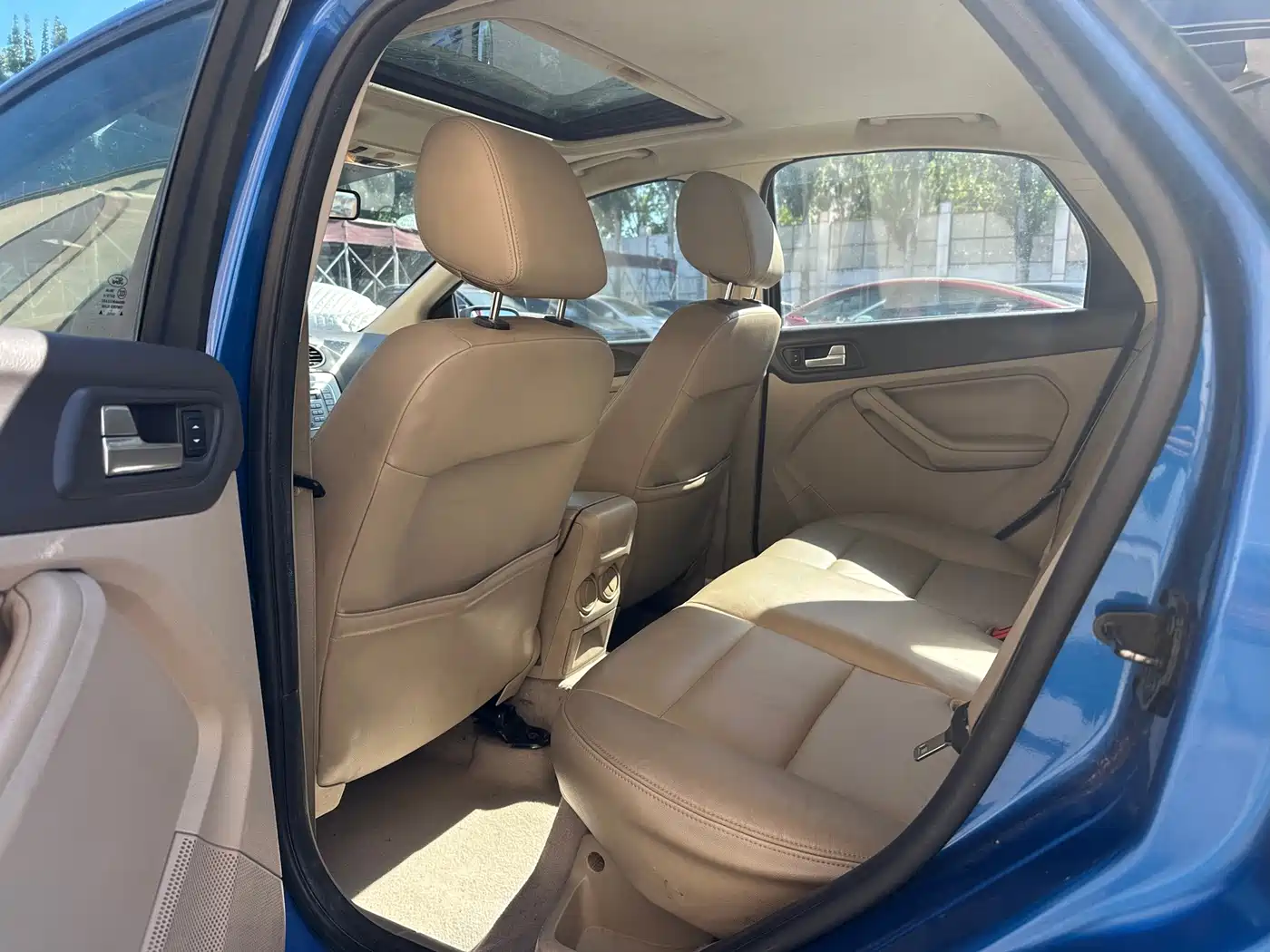 Ford Focus 2012 2012 Hatchback Classic 1.8L Auto Base