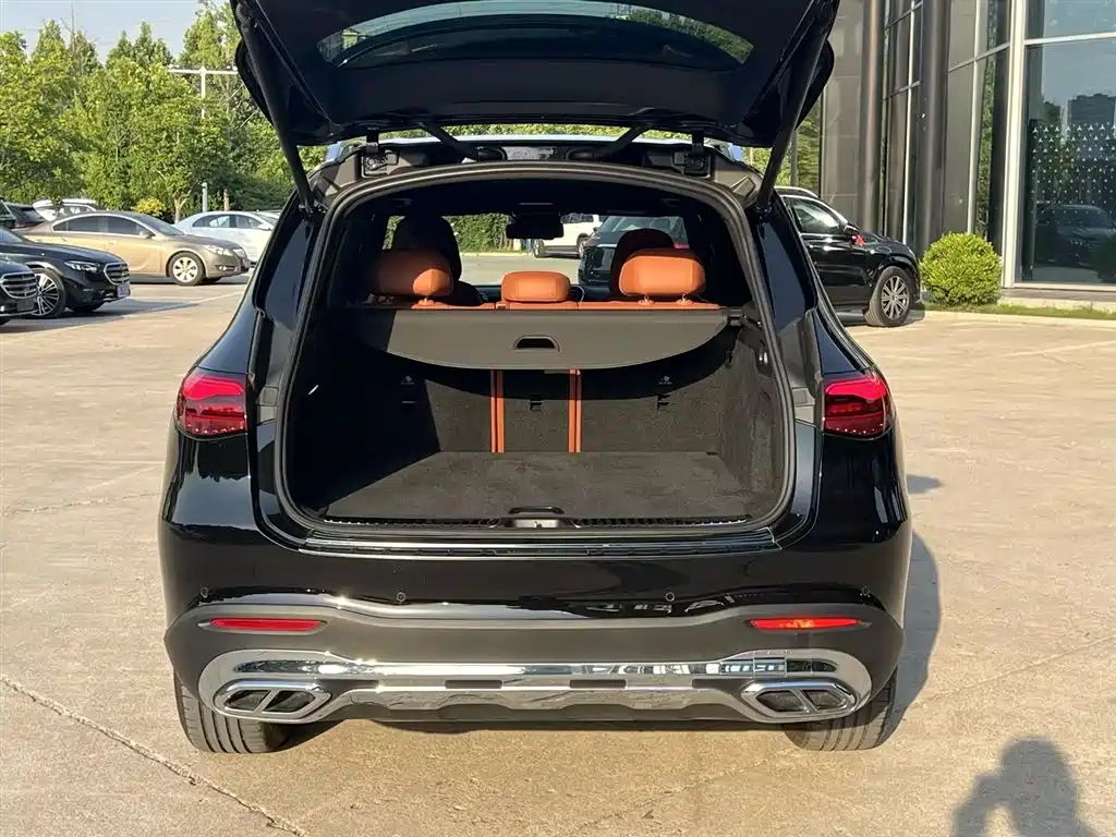 Mercedes-Benz GLC 2024 GLC 260 L 4MATIC Dynamic 5-seater фото 4