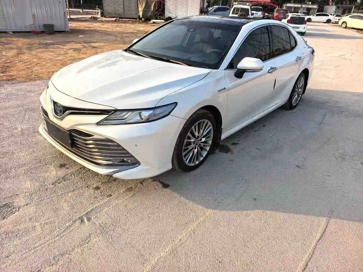 Фото 1 - Toyota Camry
