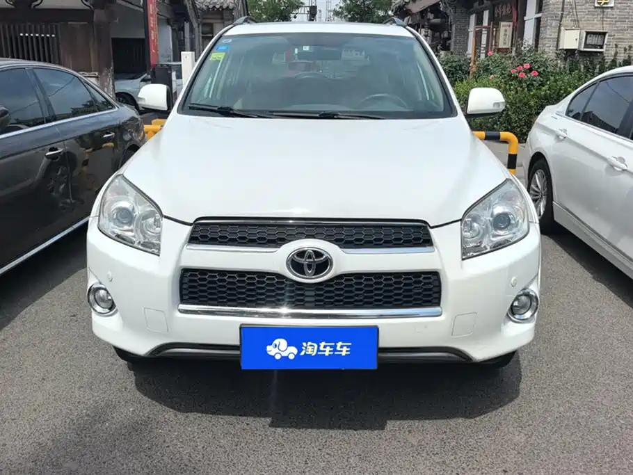 Toyota RAV4 Rongfang 2011 2.4L Automatic 4WD Luxury Edition фото 2