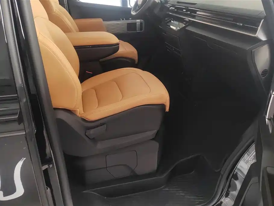 Yuan Cheng Farizon Super VAN 2025 Yuecheng Edition Short Wheelbase Low Roof 83kWh фото 8