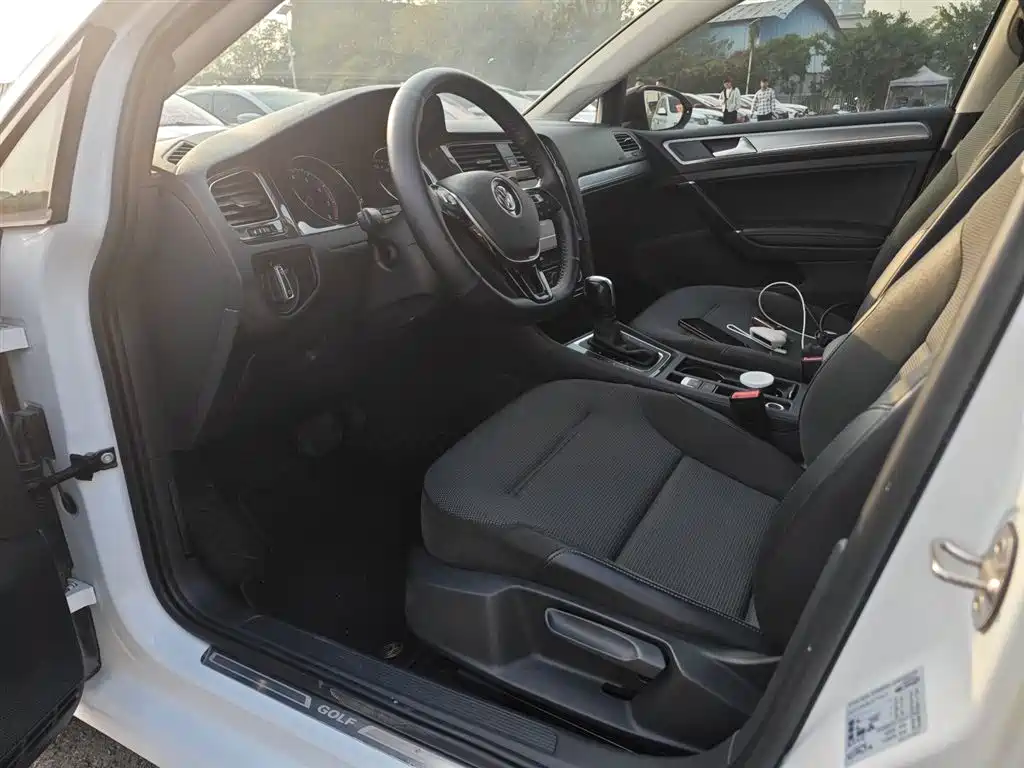 Volkswagen Golf 2018 230TSI Automatic Comfort фото 13