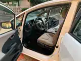 Photo 10 - Honda Fit