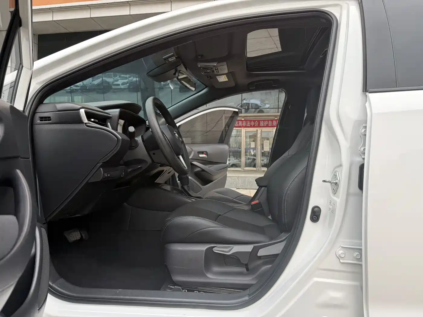 Toyota Levin 2023 185T CVT Luxury фото 10
