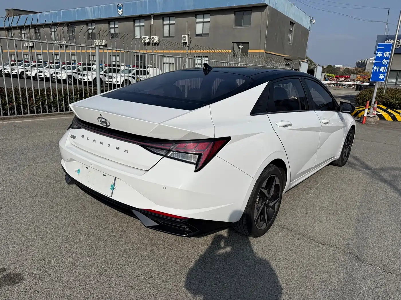 Hyundai Elantra 2021 1.5L CVT TOP Flagship Edition фото 13