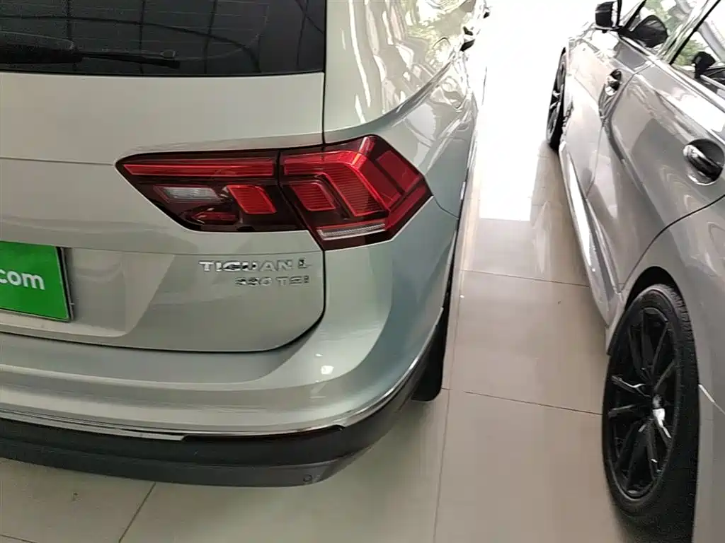 Volkswagen Tiguan L 2018 330TSI Automatic 2WD Luxury Edition фото 8