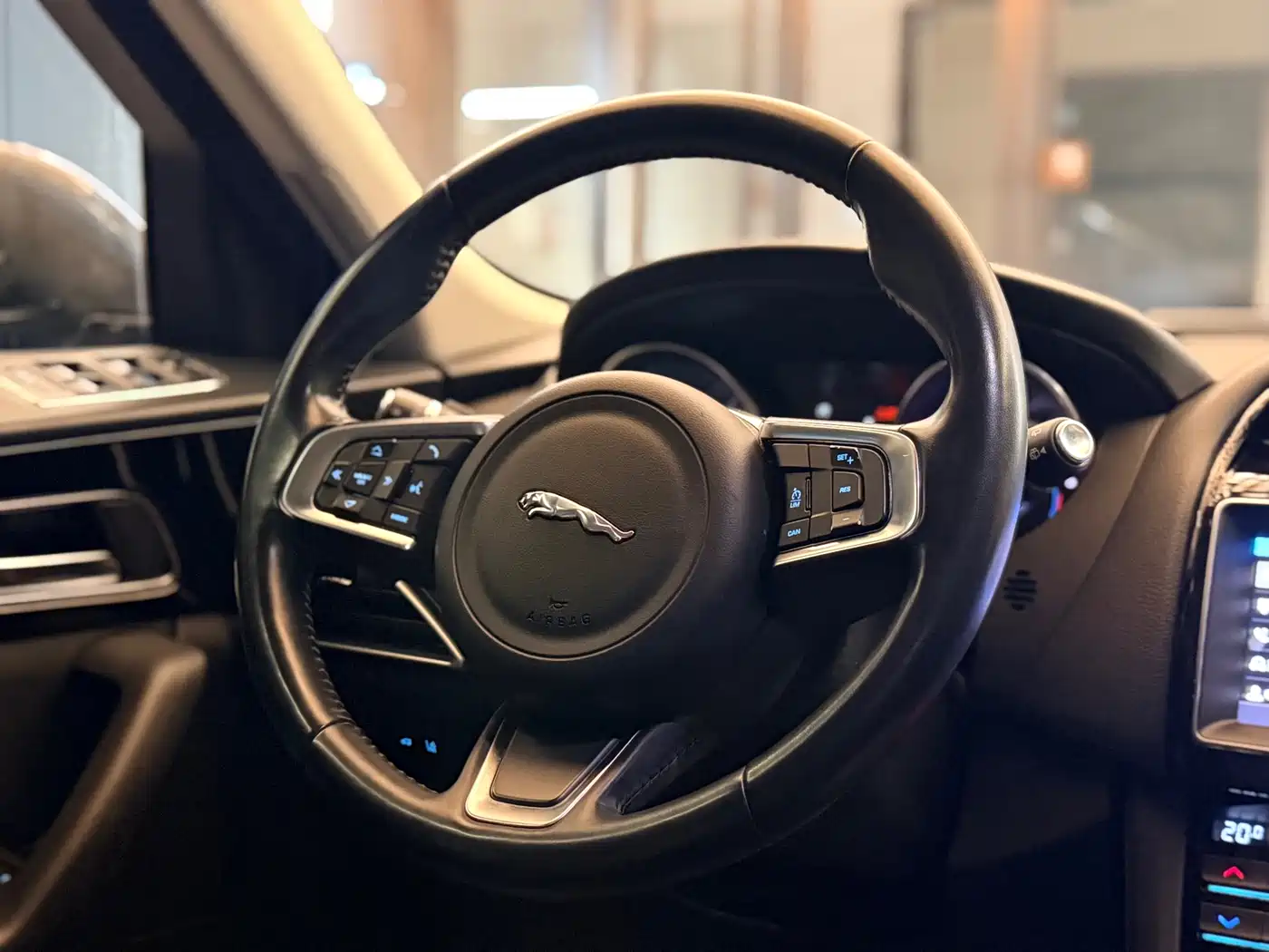Jaguar F-PACE 2017 2018 2.0T 4WD Urban Premium Edition