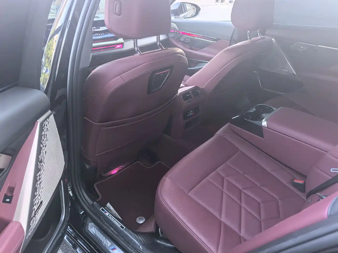 BMW 5 Series 2024 530Li Leading M Sport Package фото 10
