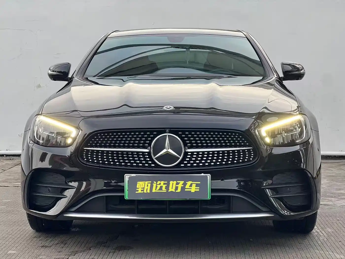 Mercedes-Benz E-Class New Energy 2022 E 350 e L Plug-in Hybrid Sports Sedan фото 2