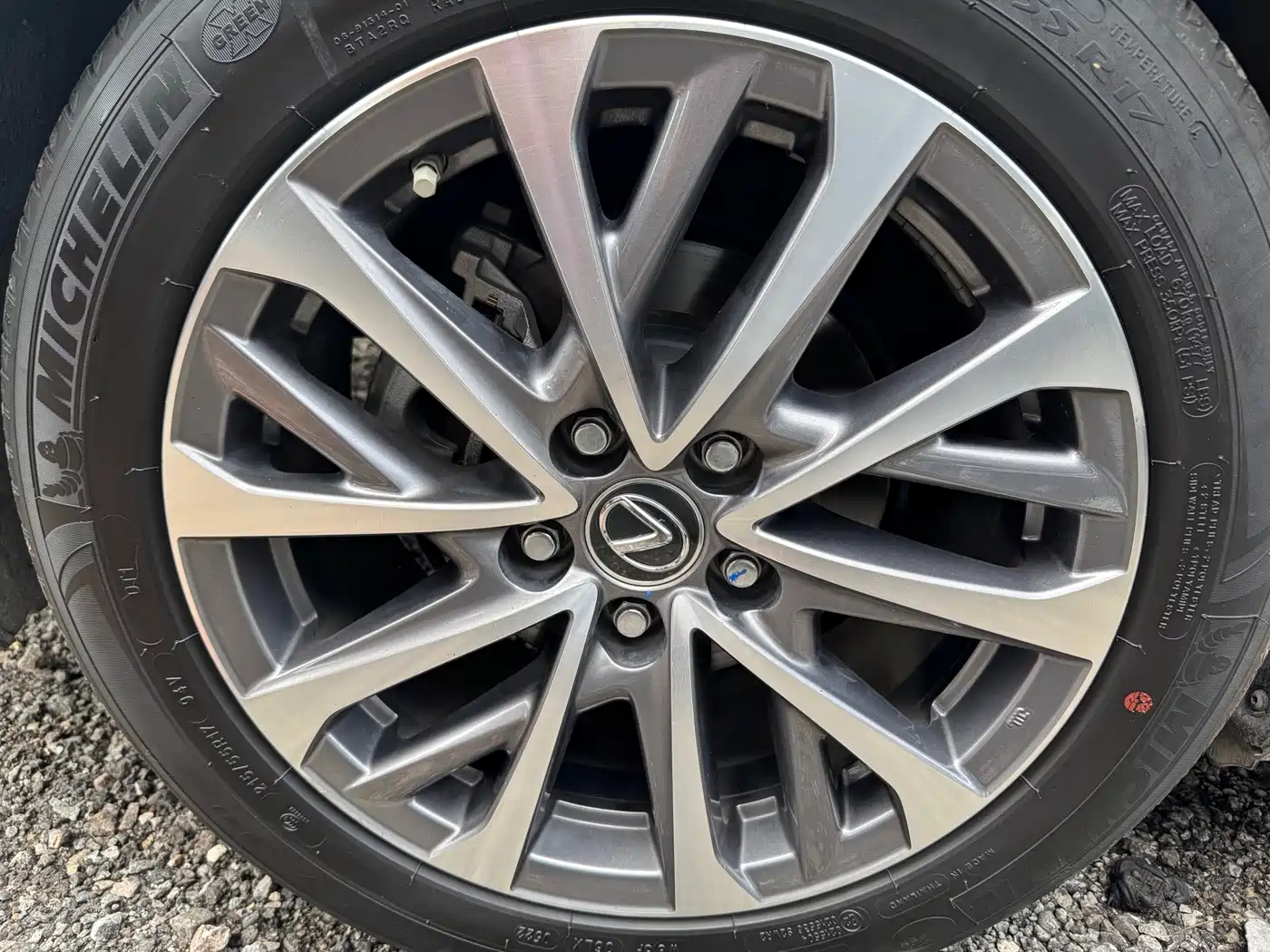 Lexus ES 2022 300h Ultimate Edition фото 13